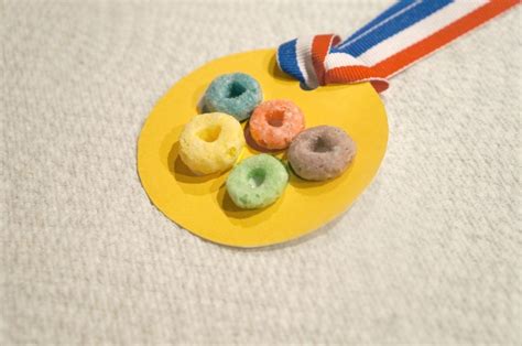 Team USA Gold Medal Olympic Rings Craft for Kids - So Cute!