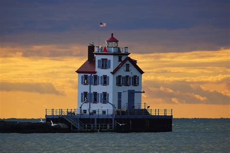 Lorain Lighthouse – "Jewel of the Port®"