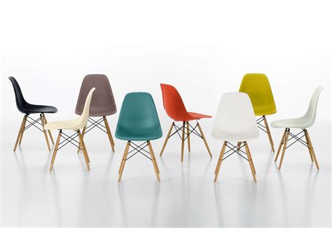 Eames Plastic Side Chair DSR by Vitra | STYLEPARK