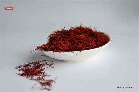 5 Amazing Saffron Benefits For Skin, Hair, Health | Salonik