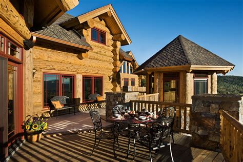 Peek inside this just-listed rustic Colorado ski lodge