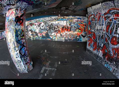 Legal graffiti wall london hi-res stock photography and images - Alamy