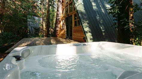 50 Romantic Airbnb Rentals With Hot Tubs