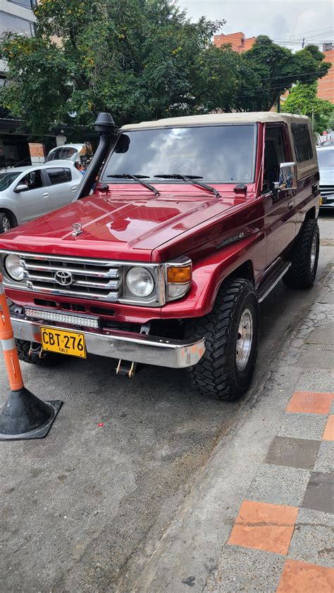 Spotted in Colombia, we Don't have those here. : r/Toyota