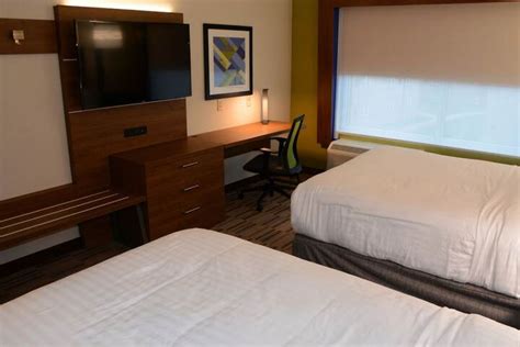 Holiday Inn Express & Suites Pittsburgh Monroeville an IHG Hotel Monroeville | Bookonline.com