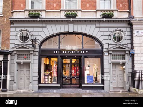 Burberry store london hi-res stock photography and images - Alamy