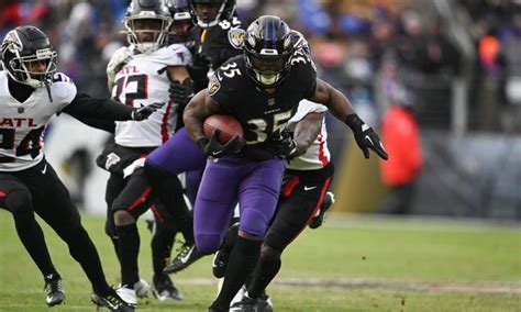 Ravens vs. Dolphins odds, tips and betting trends | Week 17