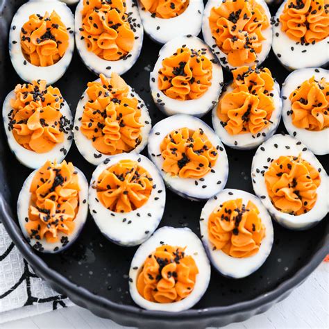 Thanksgiving Deviled Eggs (An Easy Appetizer!) - Delicious Table