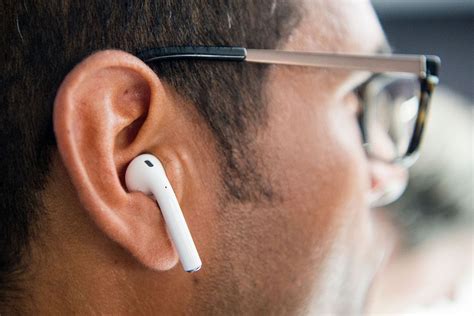 Apple’s AirPods are so easy to wear you’ll forget you have them on - Recode