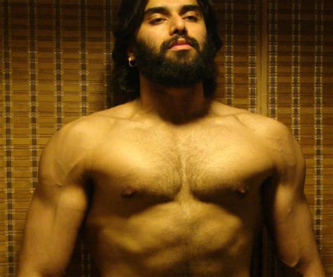 Shirtless Bollywood Men: Niketan Dheer