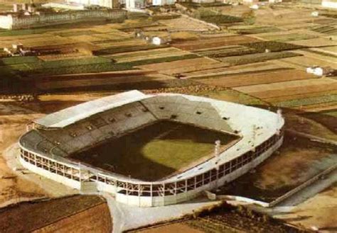 Why the Levante Stadium missing a piece in one of its steps?