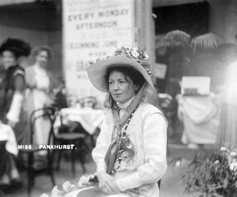 How the suffragettes used fashion to further their cause