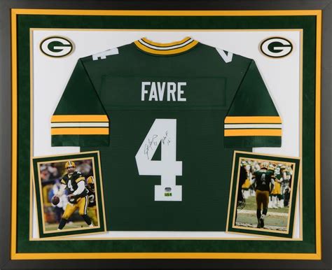 √ Brett Favre Autographed Jersey Framed