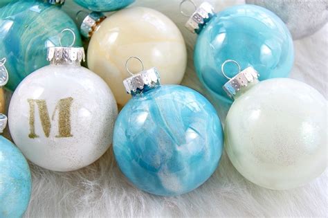 How To Paint Christmas Ornaments - 5 Minutes for Mom