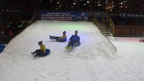 Snowplay @snowdome Tamworth - YouTube