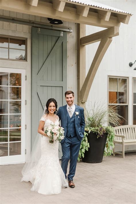 Briar Barn Inn Wedding | Alyssa & Greg - Annmarie Swift Photography