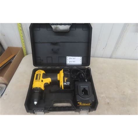 DeWalt DC759 18V Cordless Drill in Case with 2 Batteries + Charger - Tested