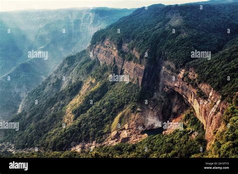 Nohkalikai Falls Cherrapunji, Meghalaya, India Stock Photo - Alamy