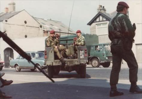 Para's on patrol Newry 1970 | British armed forces, Military history ...