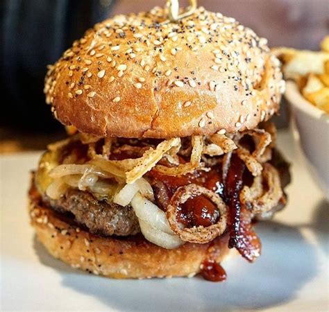 17 Spots for Mind-Blowing Burgers in Seattle | Seattle restaurants ...