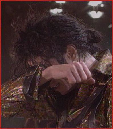 Is Michael really crying here? :'( - Michael Jackson Answers - Fanpop