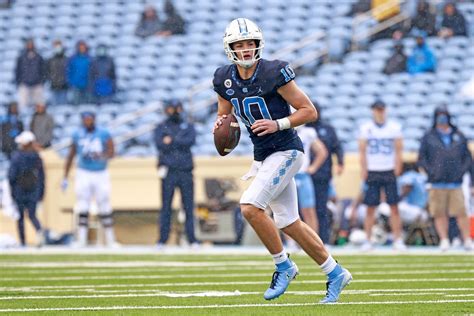 Freshman Drake Maye makes his UNC football debut in spring game