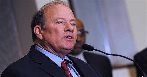 Detroit Mayor Duggan tells community leaders he will run again