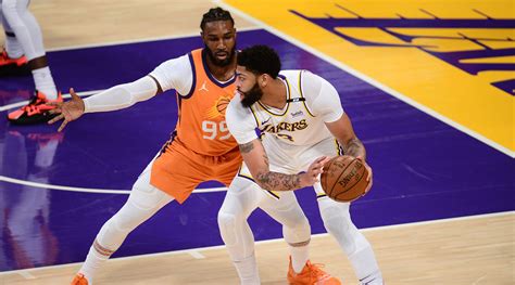 Anthony Davis injury: Lakers star suffers left groin strain - Sports Illustrated