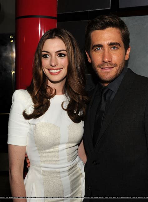 WEIRDLAND: Jake Gyllenhaal & Anne Hathaway - 'Love & Other Drugs' premiere in L.A.