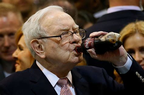 Warren Buffett's personal tip for a healthy long life : he eats McDonald's for breakfast daily ...