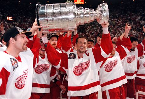 Yzerman rules: Wings GM applies lessons from long Cup drought