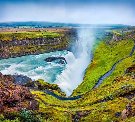 Exploring Iceland’s Waterfalls: A Comprehensive Traveler’s Guide