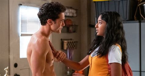 'Never Have I Ever' Cast: Meet the Netflix Show's Stars Maitreyi Ramakrishnan and Darren Barnet ...