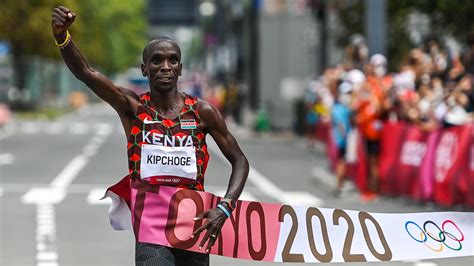 Eliud Kipchoge Marathon Pace : Eliud Kipchoge Talks Breaking The Two Hour Marathon Barrier Time