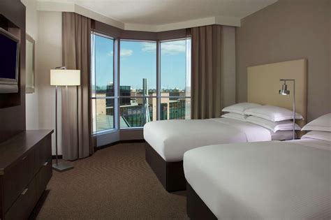 Hilton Suites Toronto Markham Conference Centre & Spa Hotel in Markham ...