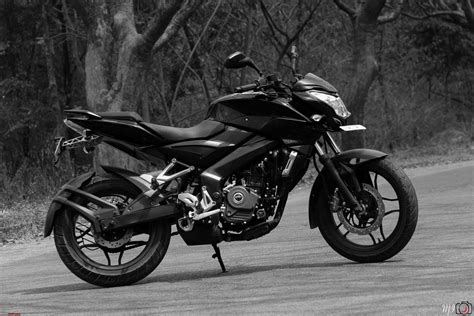 PULSAR 200NS | Bike sketch, Pulsar, Bike photoshoot