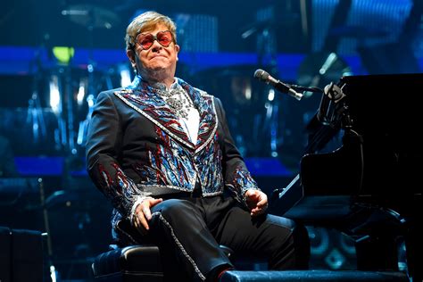 Review: Elton John delivers emotional farewell concert to fans – East Bay Times