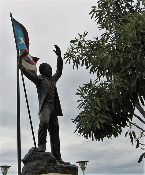 Statue of Pedro Albizu Campos - Información al Desnudo