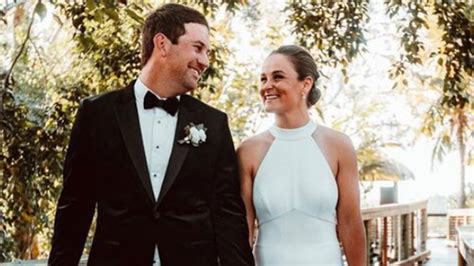 Tennis 2022: Ash Barty marries longtime partner in secluded wedding - Yahoo Sport