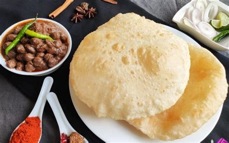 This Punjabi Couple In PCMC Serves Chole Bhature & Rice Kheer & No One Eat Just One | WhatsHot Pune