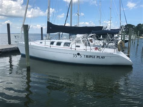 1989 Beneteau First 35 S 5 Cruiser for sale - YachtWorld