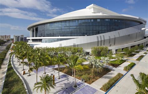 Miami Gardens Stadium Hotel - Beautiful Insanity