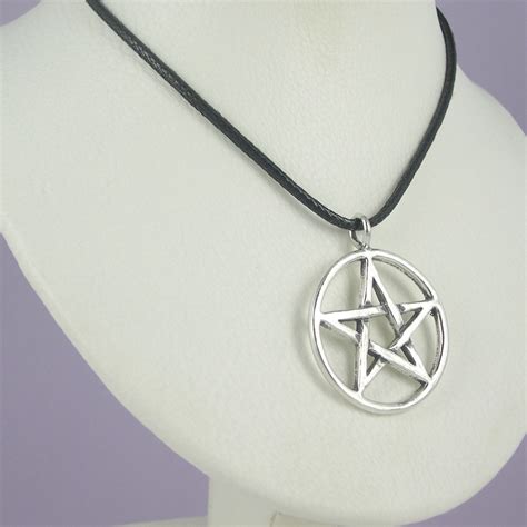 Pentagram Necklace-Silver - Jane Iris Designs