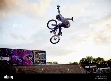 Bmx Stunts High Resolution Stock Photography and Images - Alamy