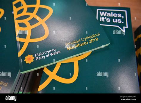 Plaid cymru manifesto booklets hi-res stock photography and images - Alamy