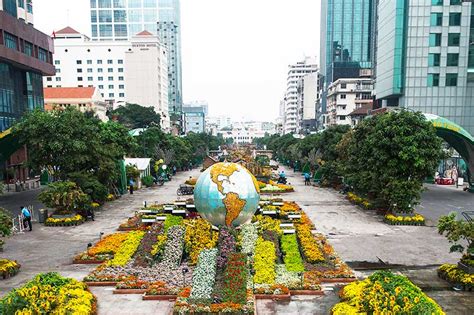 Phố đi Bộ Nguyễn Huệ, Hồ Chí Minh - Máy Ép Cám Nổi | Dây Chuyền Sản Xuất Thức Ăn Thủy Sản Tối Ưu