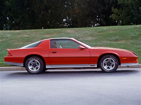 Car in pictures – car photo gallery » Chevrolet Camaro Z28 T-Top 1982-1984 Photo 03