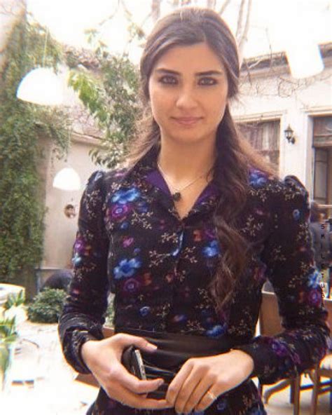 Tuba Büyüküstün Fp 🇨🇻🇳🇱 on Instagram: “Minha pitica, Asi ♥️ #tubabüyüküstün @tubabustun.official ...