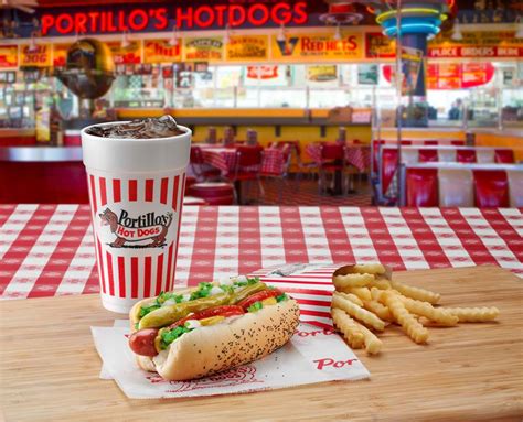 Foodservice Solutions: Hot Dog Portillo’s Deliver's Nationwide