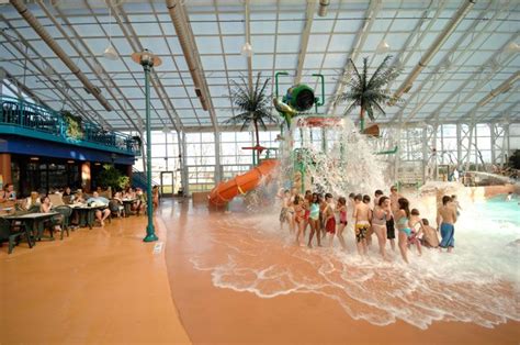 Americana Resort Niagara Falls | Waves Indoor Waterpark | Gallery ...